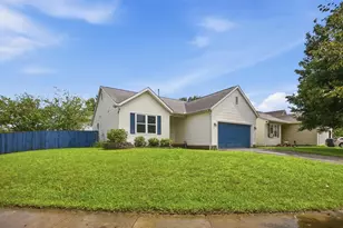 786 Crevis Ln, Columbus, OH 43228 - Photo 1