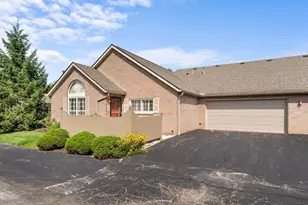 1297 Amberlea Dr E, Columbus, OH 43230 - Photo 2