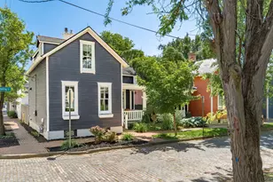 261 Lansing St, Columbus, OH 43206 - Photo 1