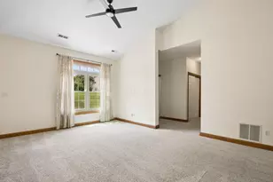 106 Camber Dr, Circleville, OH 43113 - Photo 8
