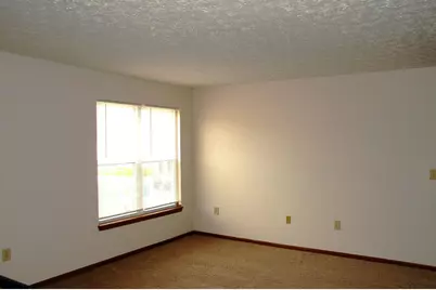 5561 Cedar Spring, Columbus, OH 43228 - Photo 8
