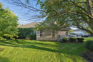 3778 Falls Cir Dr, Hilliard, OH 43026 - Photo 2