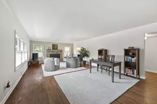 285 Beverly Pl, Worthington, OH 43085 - Photo 4