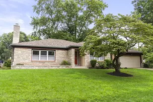 285 Beverly Pl, Worthington, OH 43085 - Photo 2
