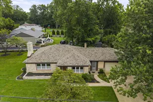 285 Beverly Pl, Worthington, OH 43085 - Photo 2