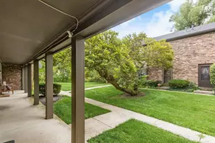 1642 Cindy Ct, Columbus, OH 43232 - Photo 2