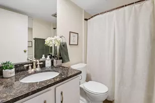 991 Manor Ln, Columbus, OH 43221 - Photo 14