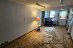 818 E Weber Rd, Columbus, OH 43211 - Photo 16