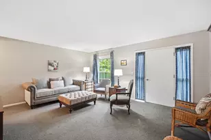 639 Dlyn St, Columbus, OH 43228 - Photo 6