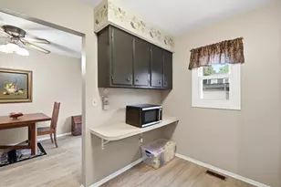 639 Dlyn St, Columbus, OH 43228 - Photo 12