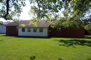 1361 Johnson Pl, Washington Court House, OH 43160 - Photo 4