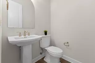 306 Neruda Ave, Columbus, OH 43215 - Photo 22