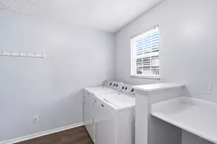 4643 Parrau Dr, Columbus, OH 43228 - Photo 14