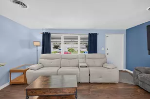 899 W Stephen Dr W, Columbus, OH 43204 - Photo 4