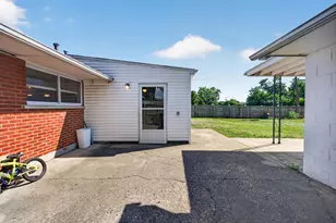 899 W Stephen Dr W, Columbus, OH 43204 - Photo 18