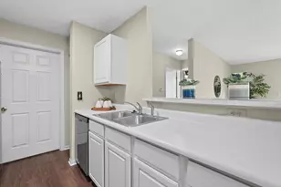 6767 Meadow Creek Dr, Columbus, OH 43235 - Photo 6