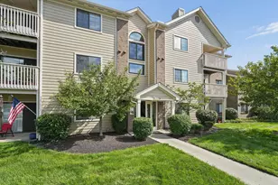 6767 Meadow Creek Dr, Columbus, OH 43235 - Photo 2
