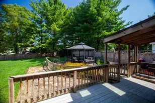 724 Hunters Run, Columbus, OH 43230 - Photo 2