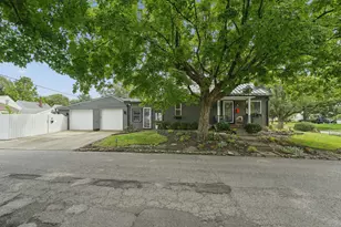 614 E Royal Forest Blvd, Columbus, OH 43214 - Photo 4