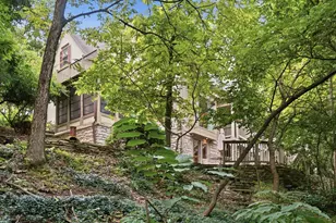 296 Walhalla Rd, Columbus, OH 43202 - Photo 2