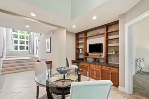 296 Walhalla Rd, Columbus, OH 43202 - Photo 12