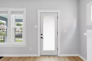 138 S Burgess Ave, Columbus, OH 43204 - Photo 6