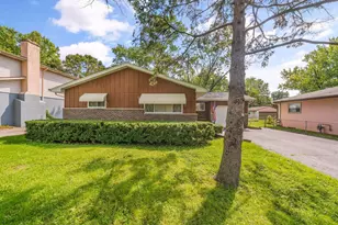 5668 Crawford Dr, Columbus, OH 43229 - Photo 2