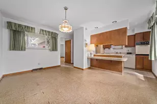 5668 Crawford Dr, Columbus, OH 43229 - Photo 6