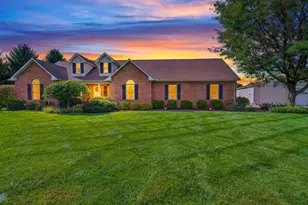 1369 Traci Lynn Ct, Canal Winchester, OH 43110 - Photo 2