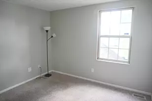 6000 Leafridge Ln, Columbus, OH 43232 - Photo 12