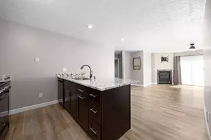 4667 Hobson Dr, Columbus, OH 43228 - Photo 18