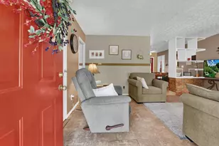 1011 Pleasant Ct, Reynoldsburg, OH 43068 - Photo 6