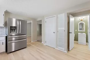6553 Skywae Dr, Columbus, OH 43229 - Photo 10