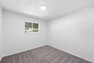 3286 Hilock Pl, Columbus, OH 43207 - Photo 14