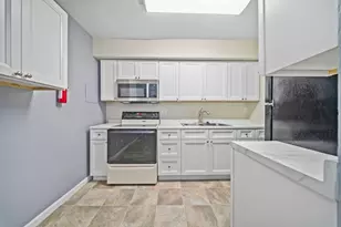 2844 Pamella Dr, Columbus, OH 43207 - Photo 14