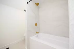 180 N Liberty St, Delaware, OH 43015 - Photo 32