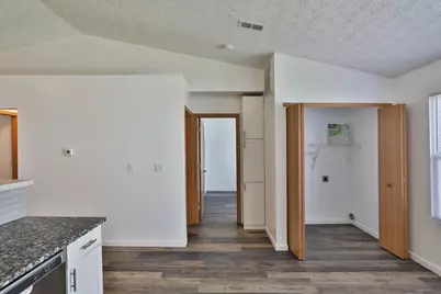 2710 Patrick Henry Avenue, Columbus, OH 43207 - Photo 12