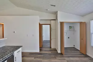 2710 Patrick Henry Ave, Columbus, OH 43207 - Photo 12