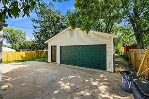 2929 El Paso Dr, Columbus, OH 43204 - Photo 2
