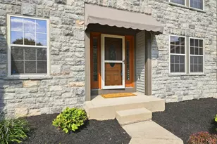 1438 Newell Ct, Columbus, OH 43228 - Photo 2