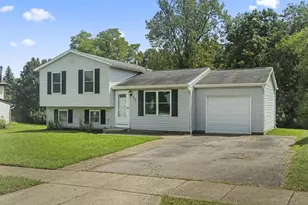 4431 Hickory Wood Dr, Columbus, OH 43228 - Photo 2