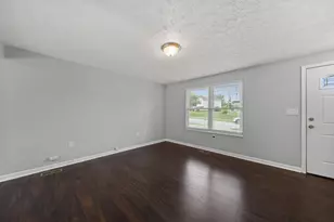 4431 Hickory Wood Dr, Columbus, OH 43228 - Photo 10