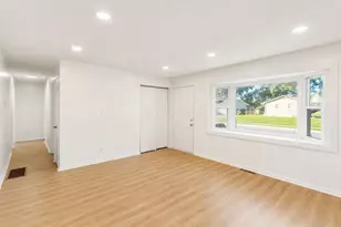 1852 Bar Harbor Rd, Columbus, OH 43219 - Photo 8