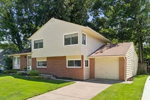 973 Bernard Rd, Columbus, OH 43221 - Photo 2
