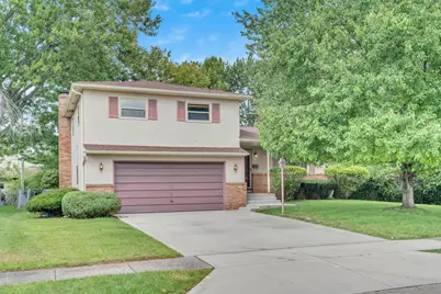 5297 Sandalwood Court, Columbus, OH 43229 - Photo 2