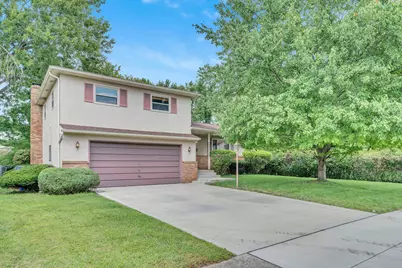 5297 Sandalwood Court, Columbus, OH 43229 - Photo 4