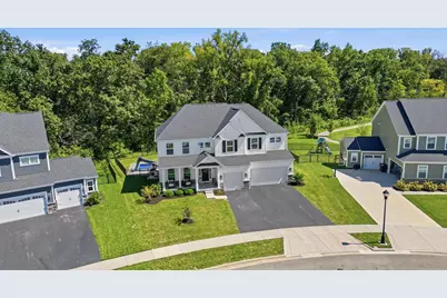 5560 Carlisle Drive, Grove City, OH 43123 - Photo 2