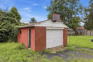 1497 Selkirk Rd, Columbus, OH 43227 - Photo 32