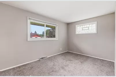1497 Selkirk Road, Columbus, OH 43227 - Photo 8