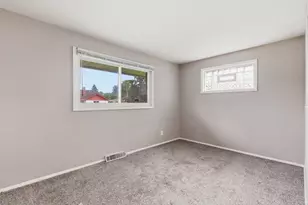 1497 Selkirk Rd, Columbus, OH 43227 - Photo 8